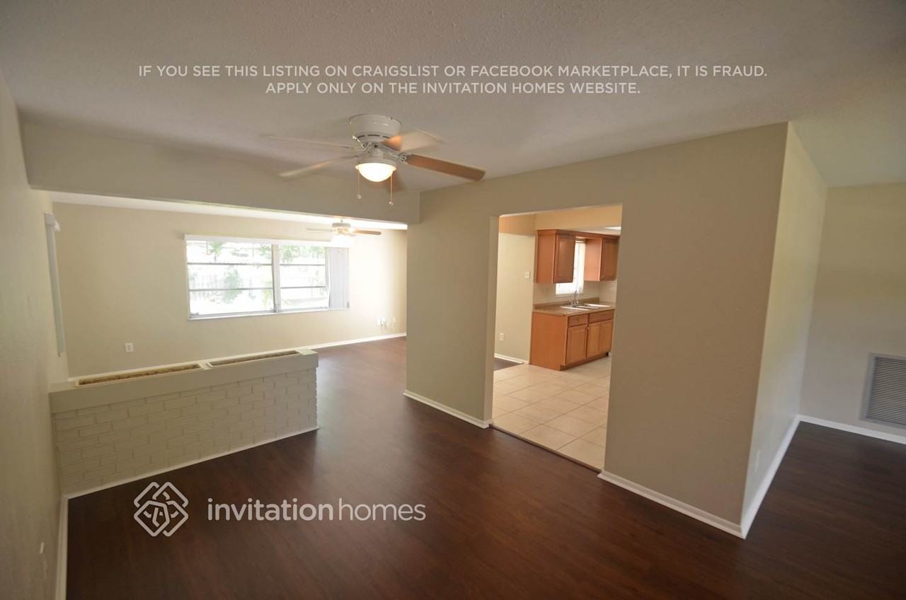 2642 Oakbrook Dr - Photo 4 of 13