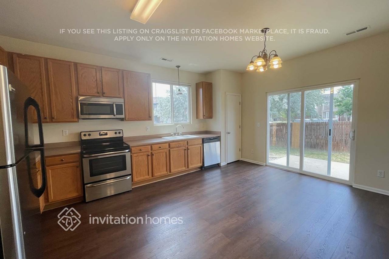 1044 Clogger Ln - Photo 4 of 18