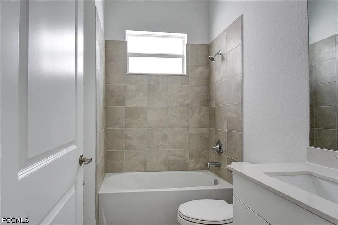7796 Lakes Edge Ln - Photo 7 of 26