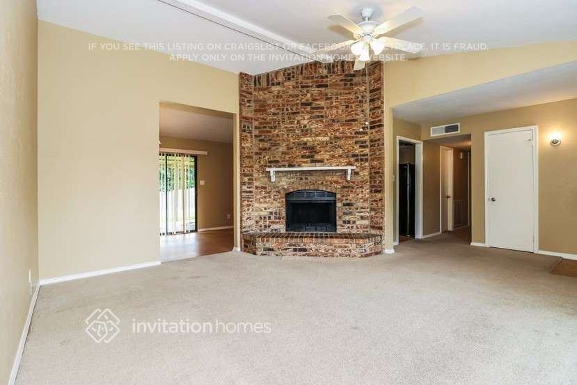 324 Matterhorn St - Photo 3 of 24