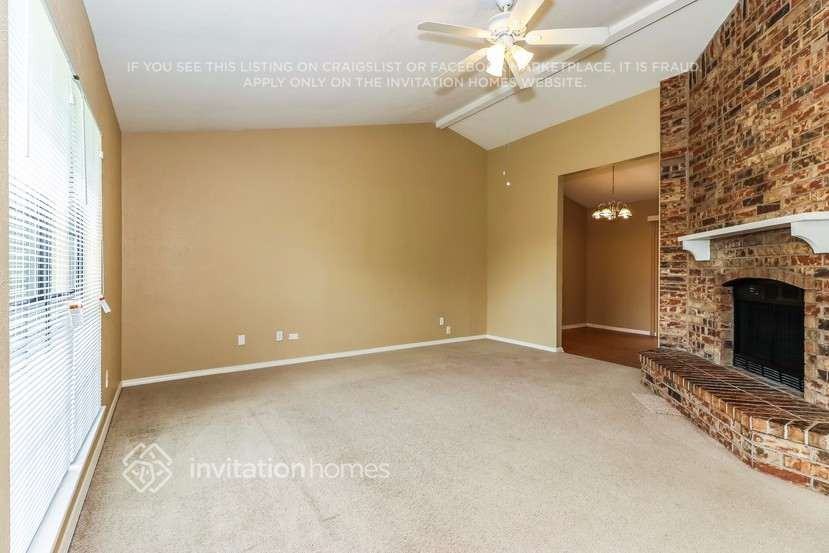 324 Matterhorn St - Photo 5 of 24