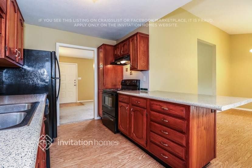 324 Matterhorn St - Photo 3 of 11