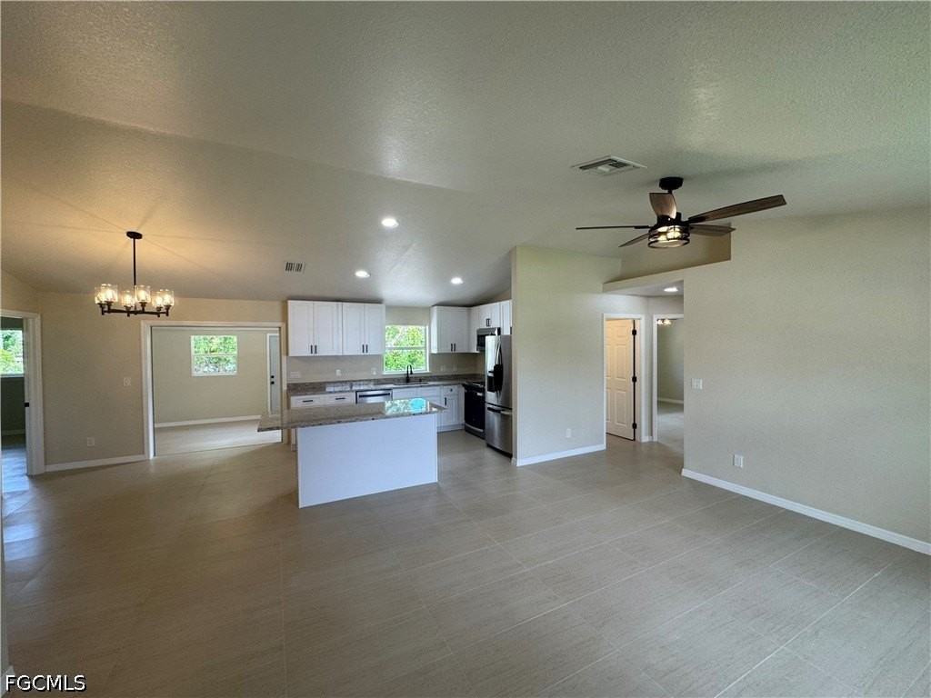 4426 Sw Santa Barbara Pl - Photo 3 of 36