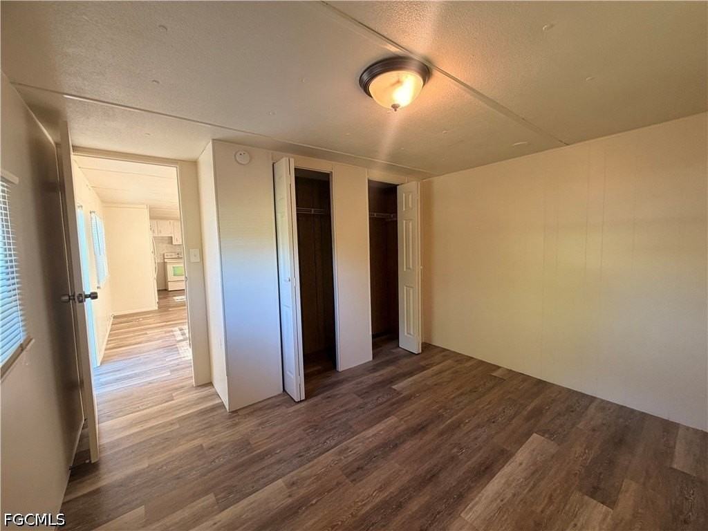8385 Nault Rd - Photo 3 of 10