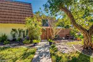 featured image of 5213 Cedarbend Dr #4