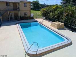 featured image of 1318 Se 40th Ter #4