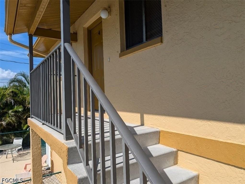 1318 Se 40th Ter #4 - Photo 3 of 13