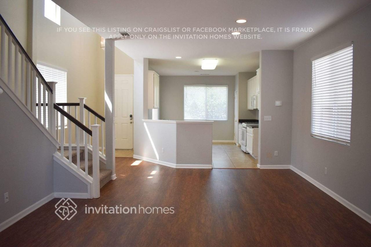1866 Leaning Oak Dr - Photo 3 of 15