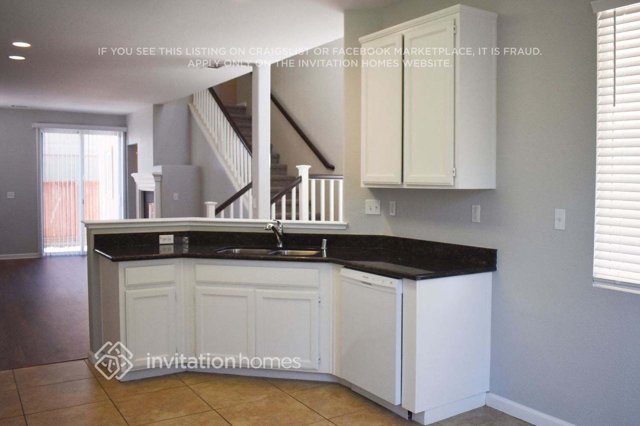 1866 Leaning Oak Dr - Photo 6 of 15