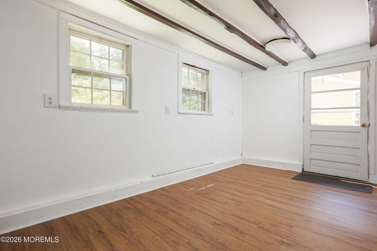 89 Middletown Rd #REAR - Photo 4 of 11