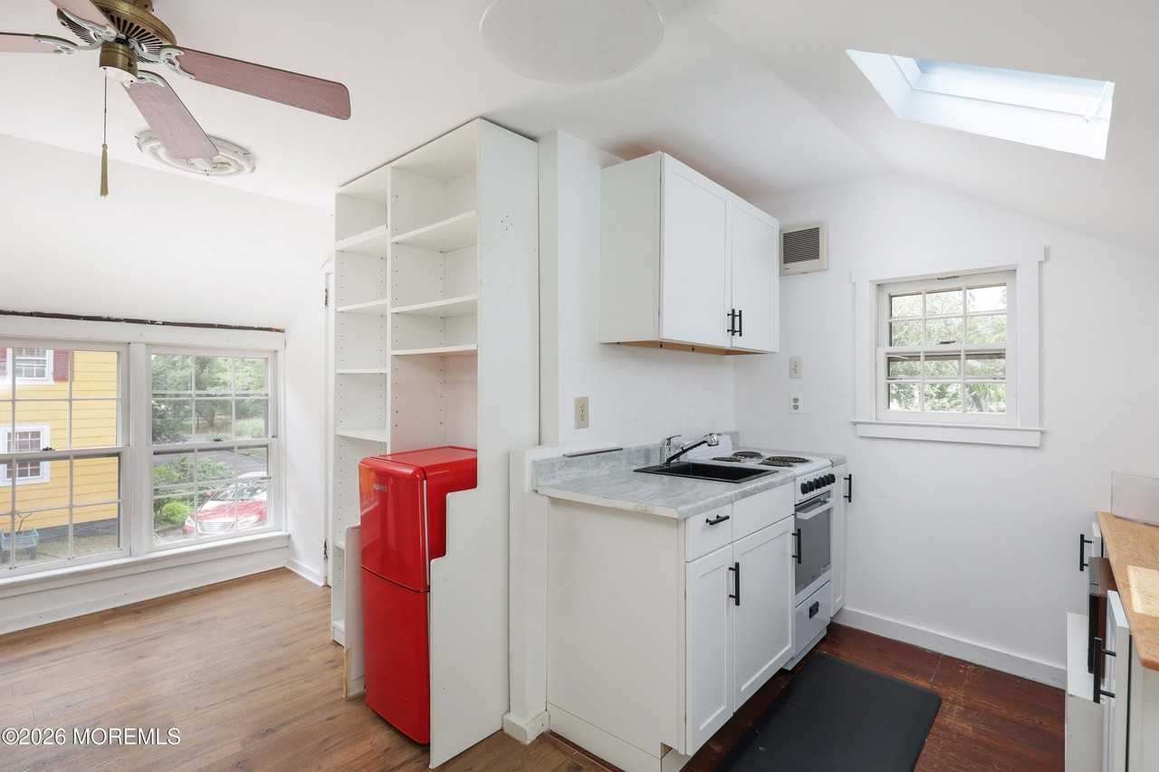 89 Middletown Rd #REAR - Photo 6 of 11