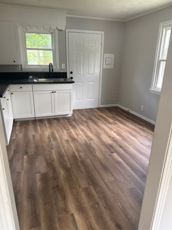 916 N Monroe Ave #1 - Photo 3 of 10