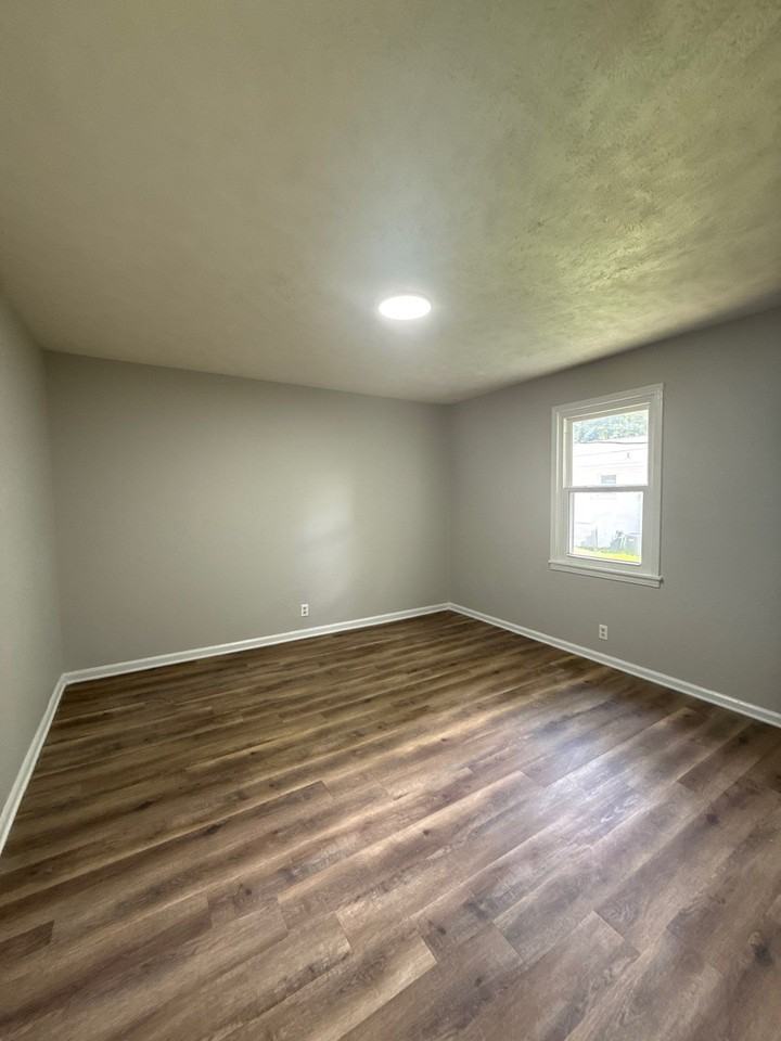 916 N Monroe Ave #1 - Photo 7 of 10