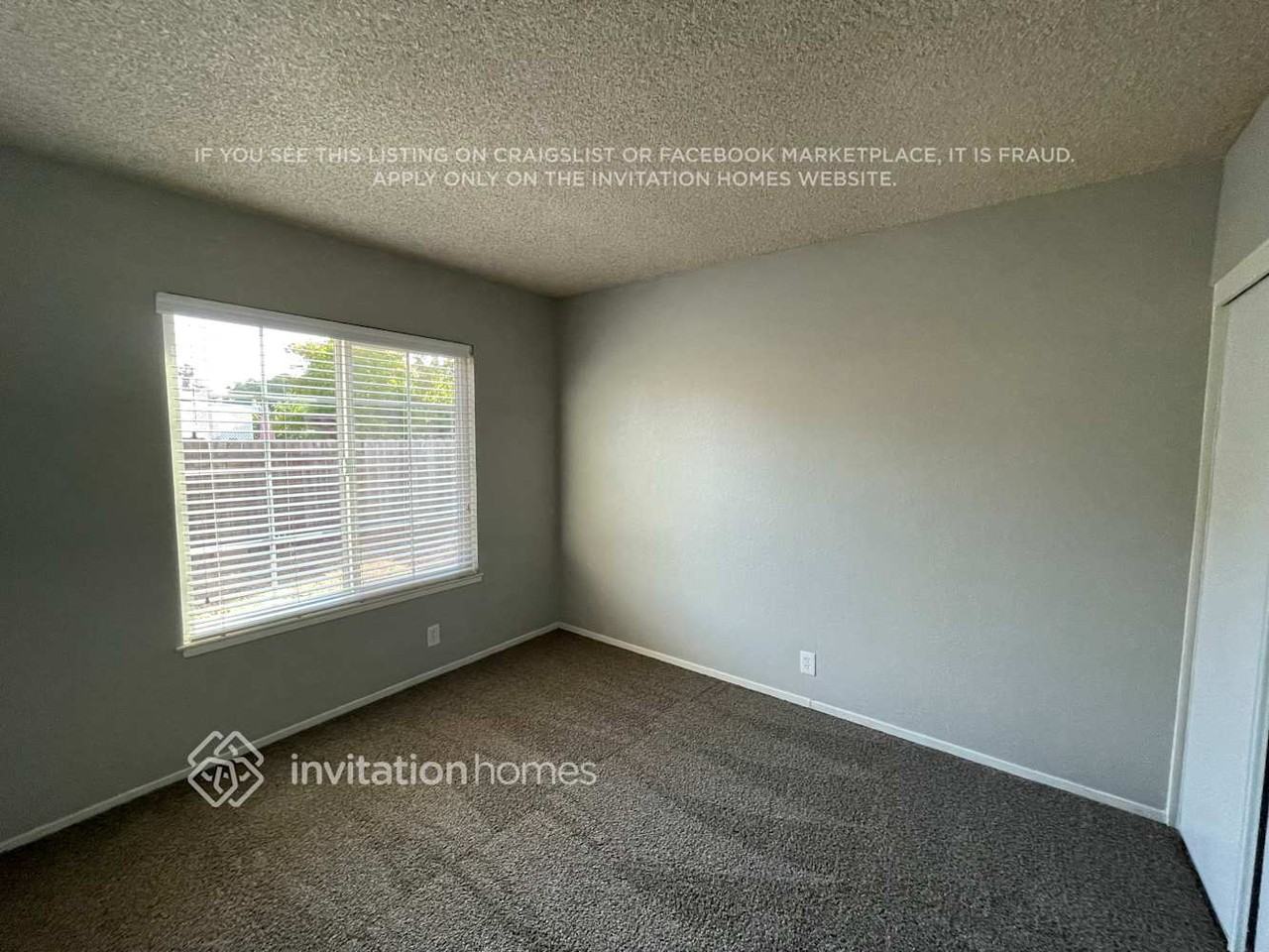 690 Amherst Ct - Photo 7 of 11
