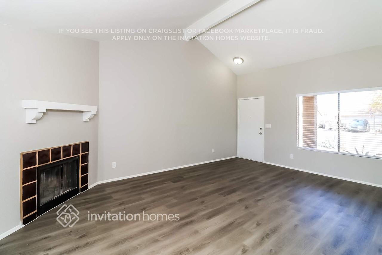 5331 W Voltaire Dr - Photo 5 of 16