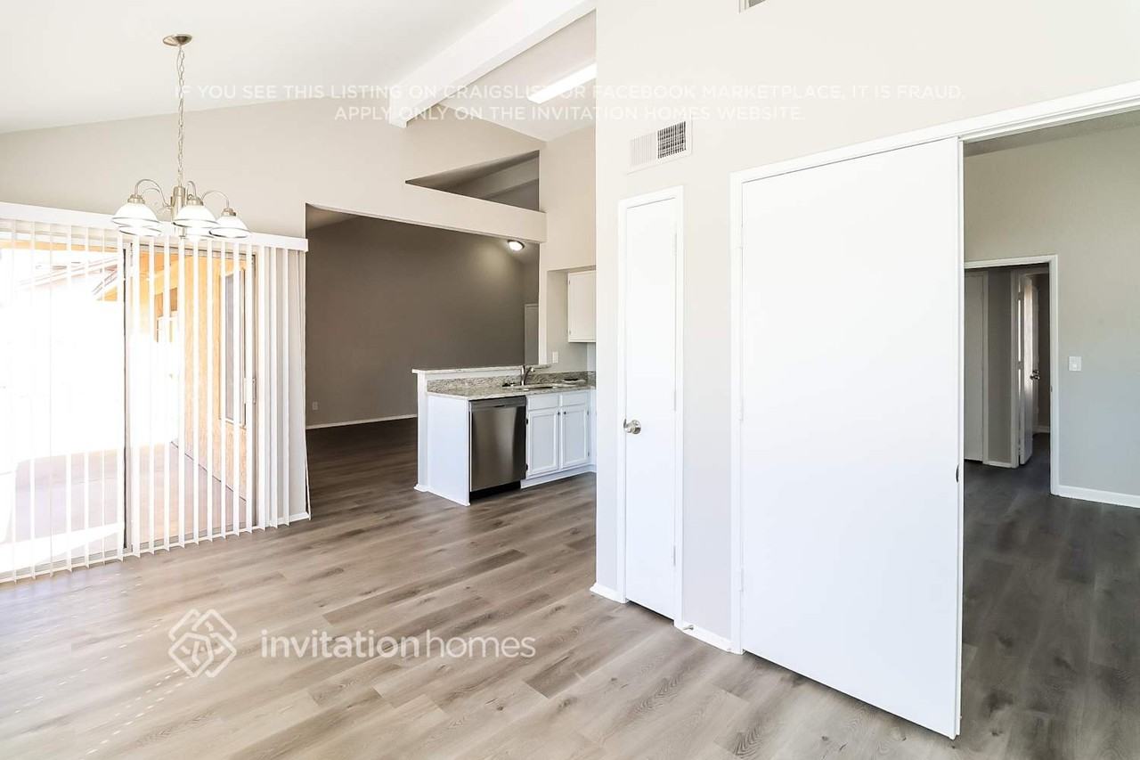 5331 W Voltaire Dr - Photo 7 of 16