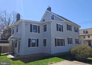 7 N Locust Ave - Photo 1 of 1