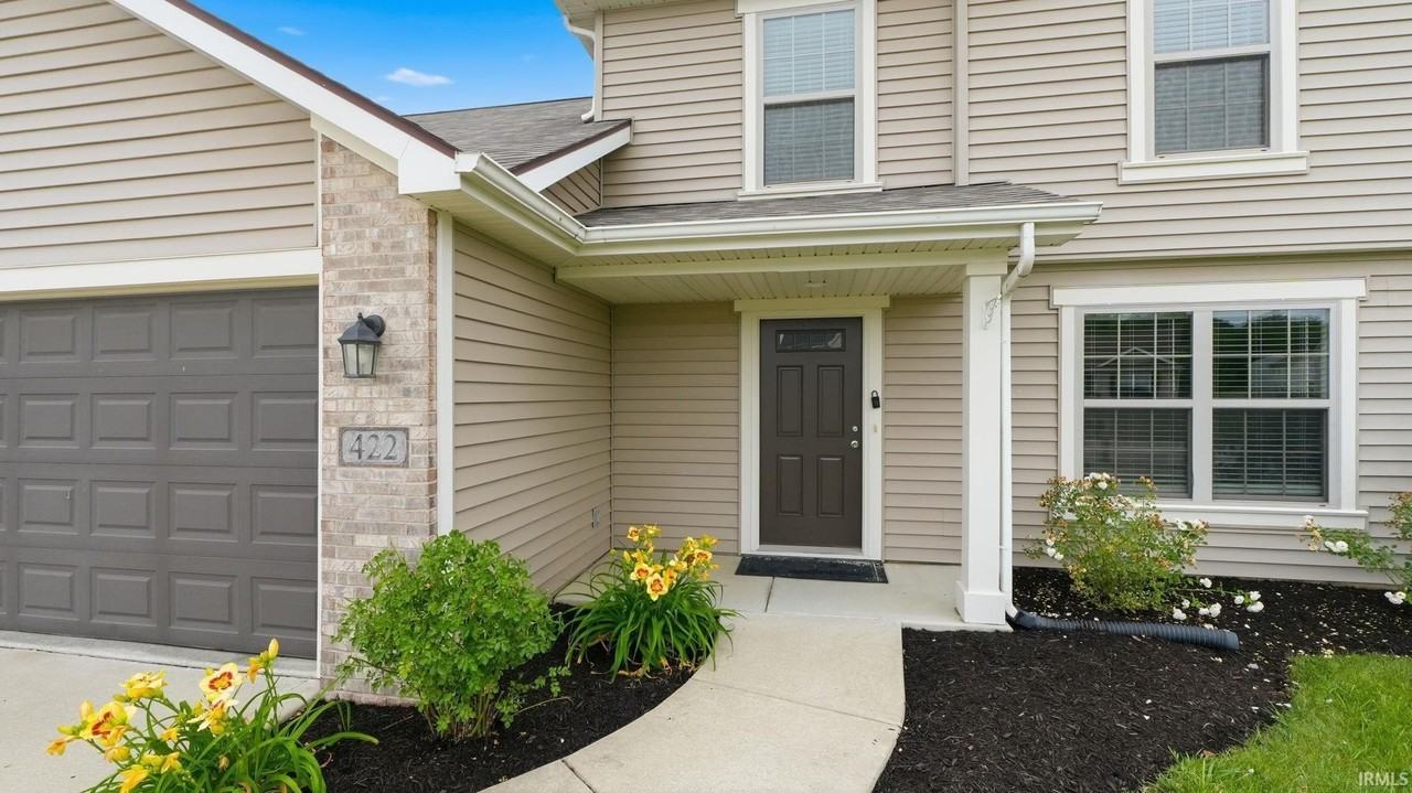 422 Heyford Ct - Photo 2 of 37