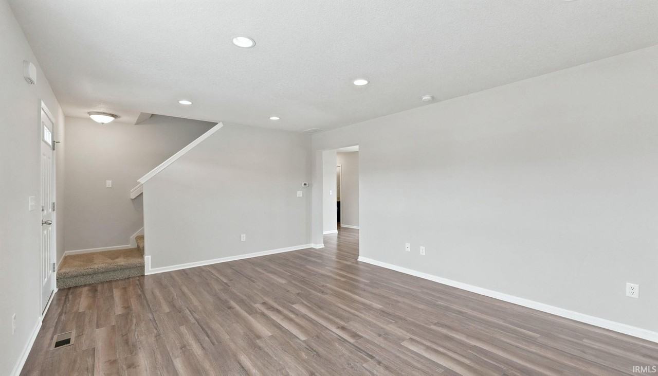 422 Heyford Ct - Photo 4 of 37