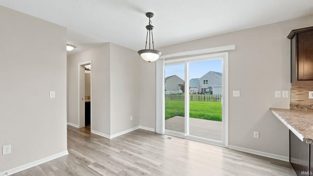 422 Heyford Ct - Photo 6 of 37
