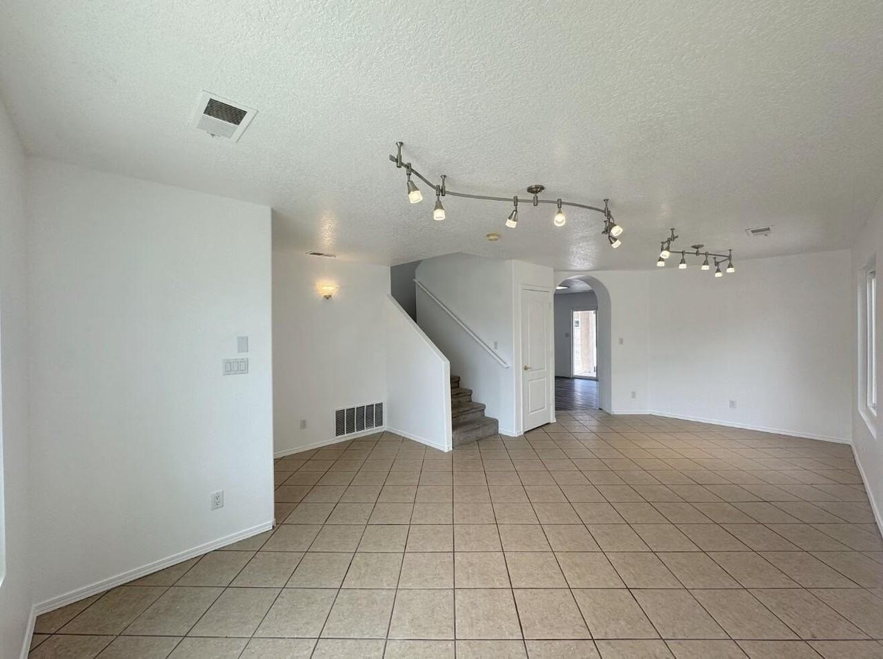7701 Banyon Ave Nw - Photo 3 of 30