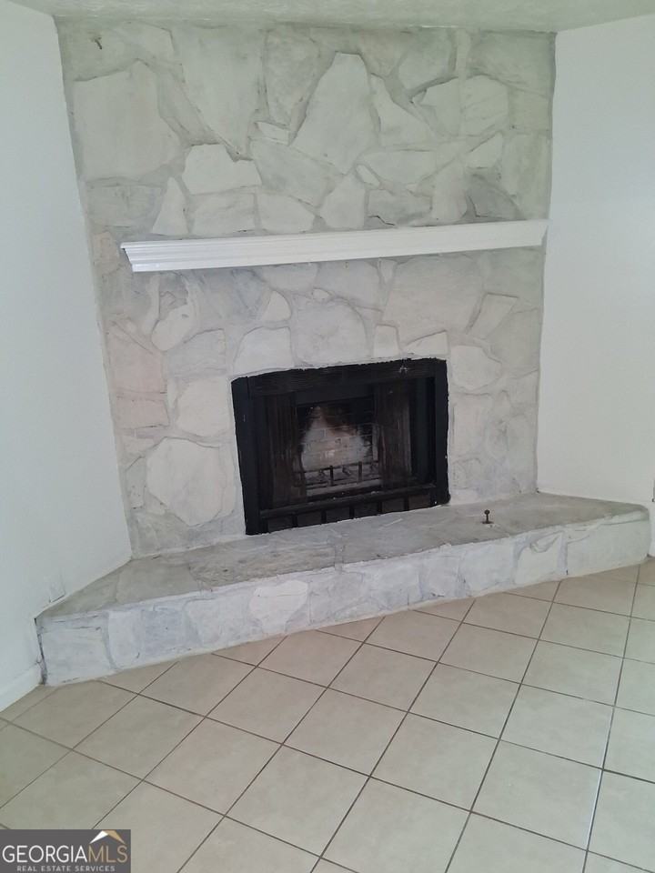 7620 Tara Rd - Photo 3 of 24