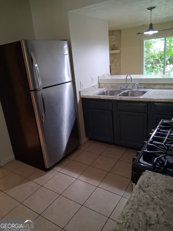 7620 Tara Rd - Photo 4 of 24