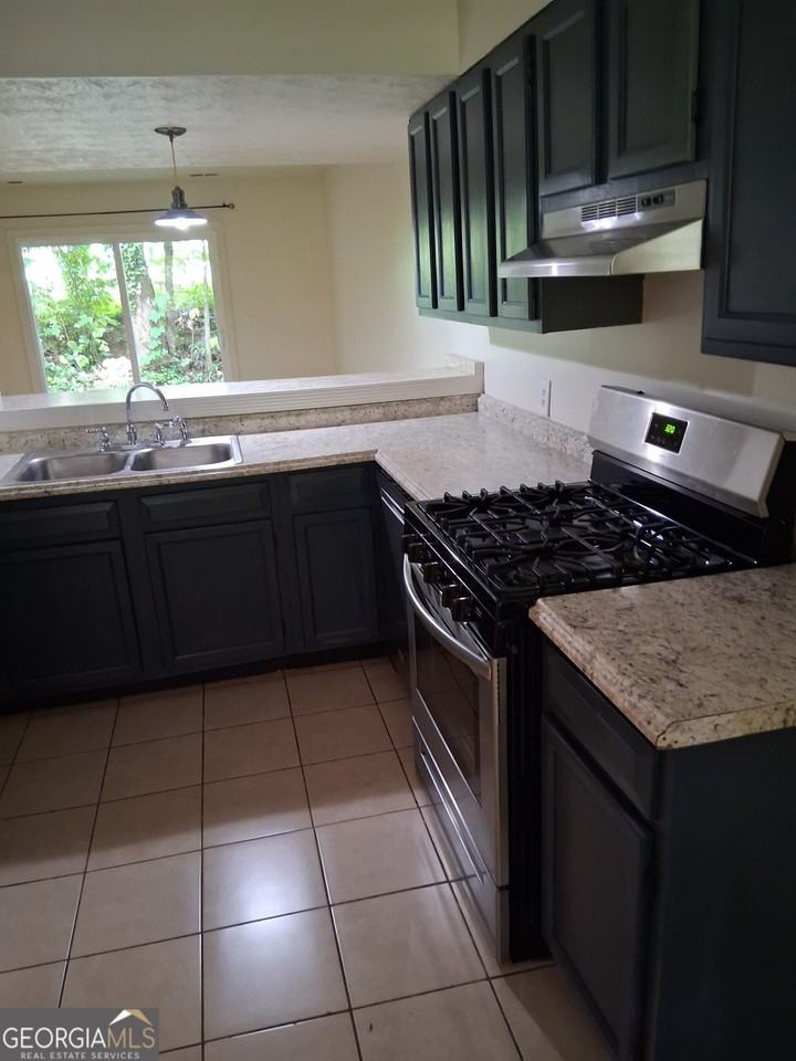 7620 Tara Rd - Photo 5 of 24