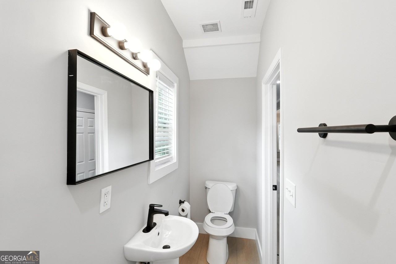 232 Brad St #A - Photo 7 of 16