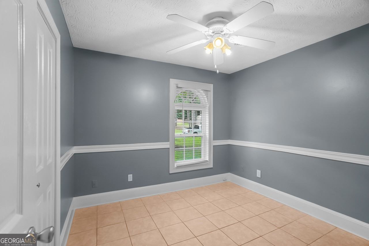 217 Wynnmeade Pkwy - Photo 5 of 24