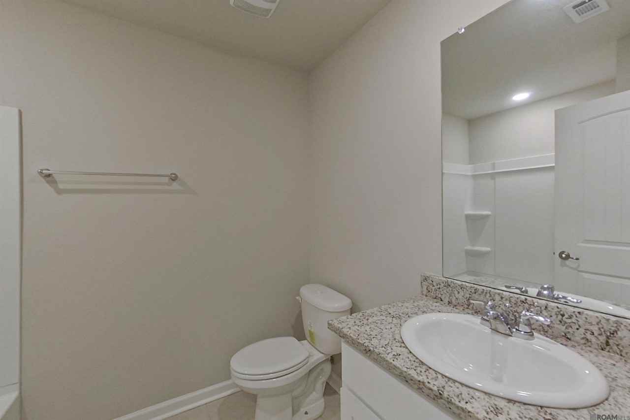 208 Yardley Ct - Photo 5 of 18