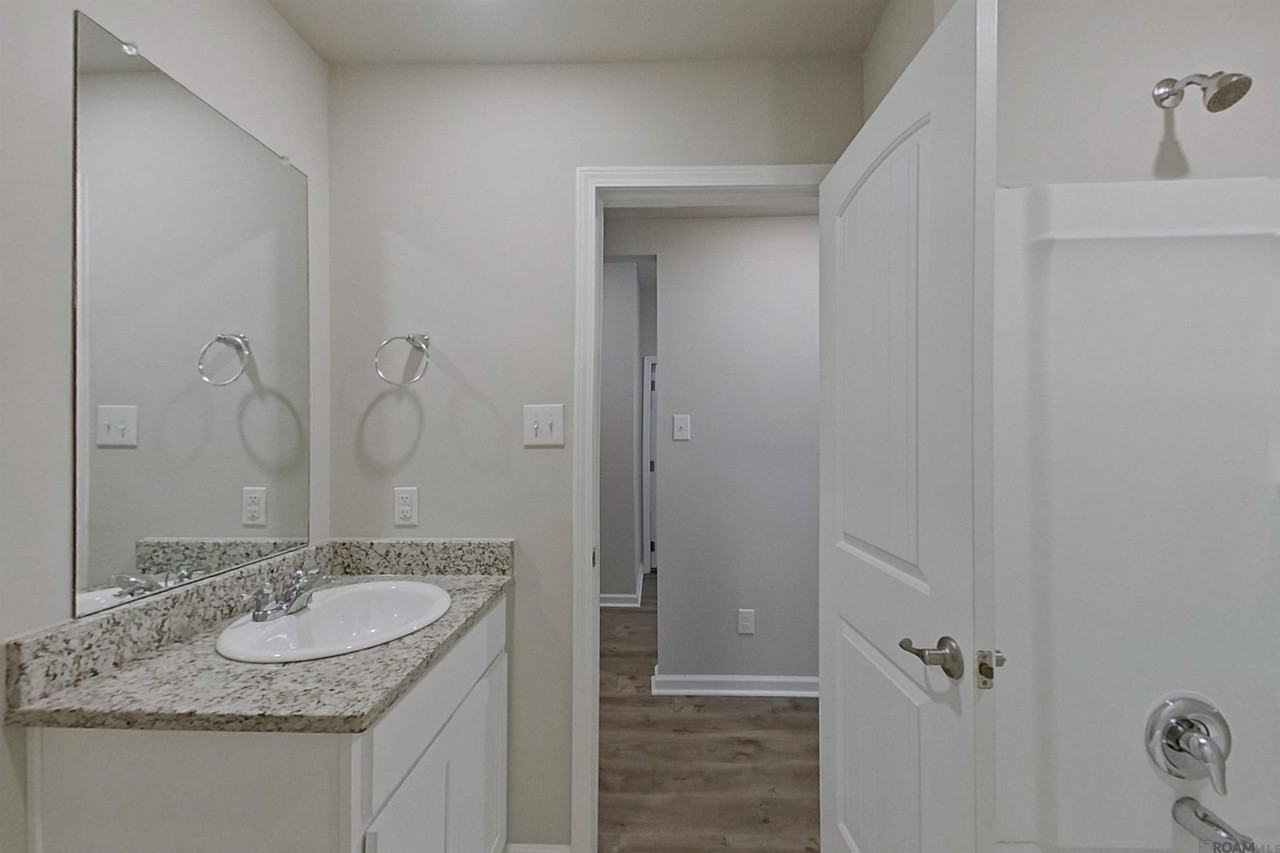 208 Yardley Ct - Photo 6 of 18