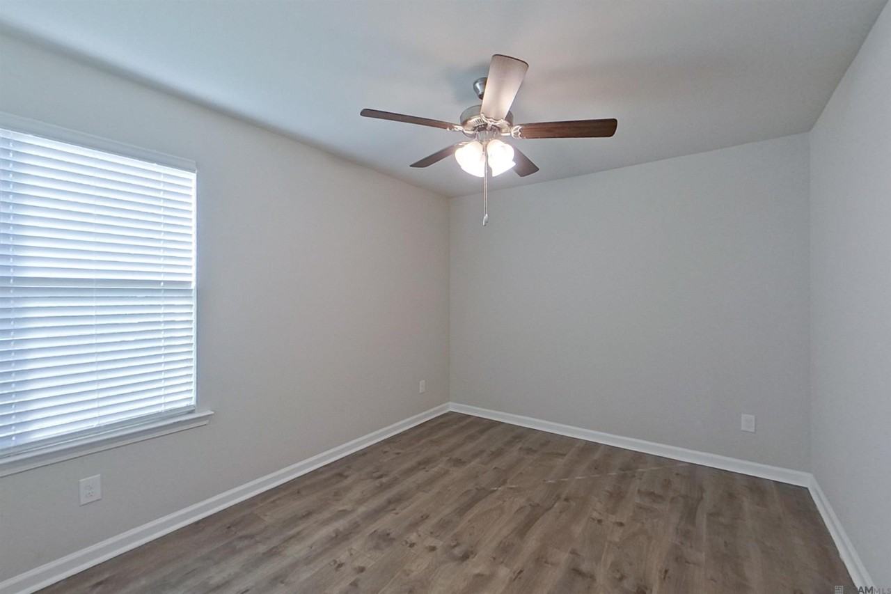 208 Yardley Ct - Photo 7 of 18