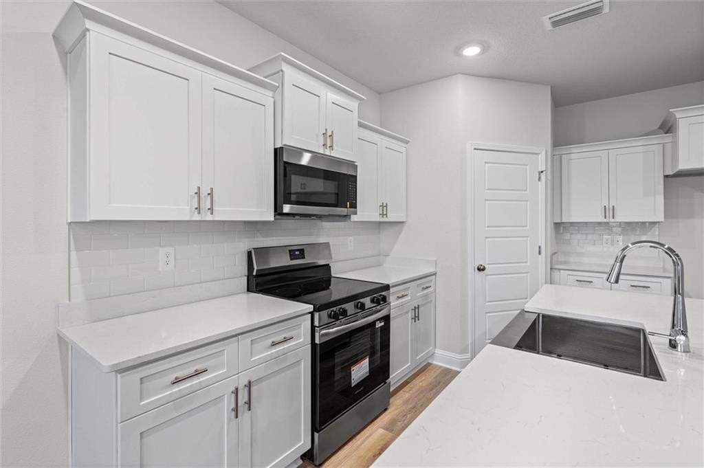 7307 Hawkins Mnr - Photo 7 of 14
