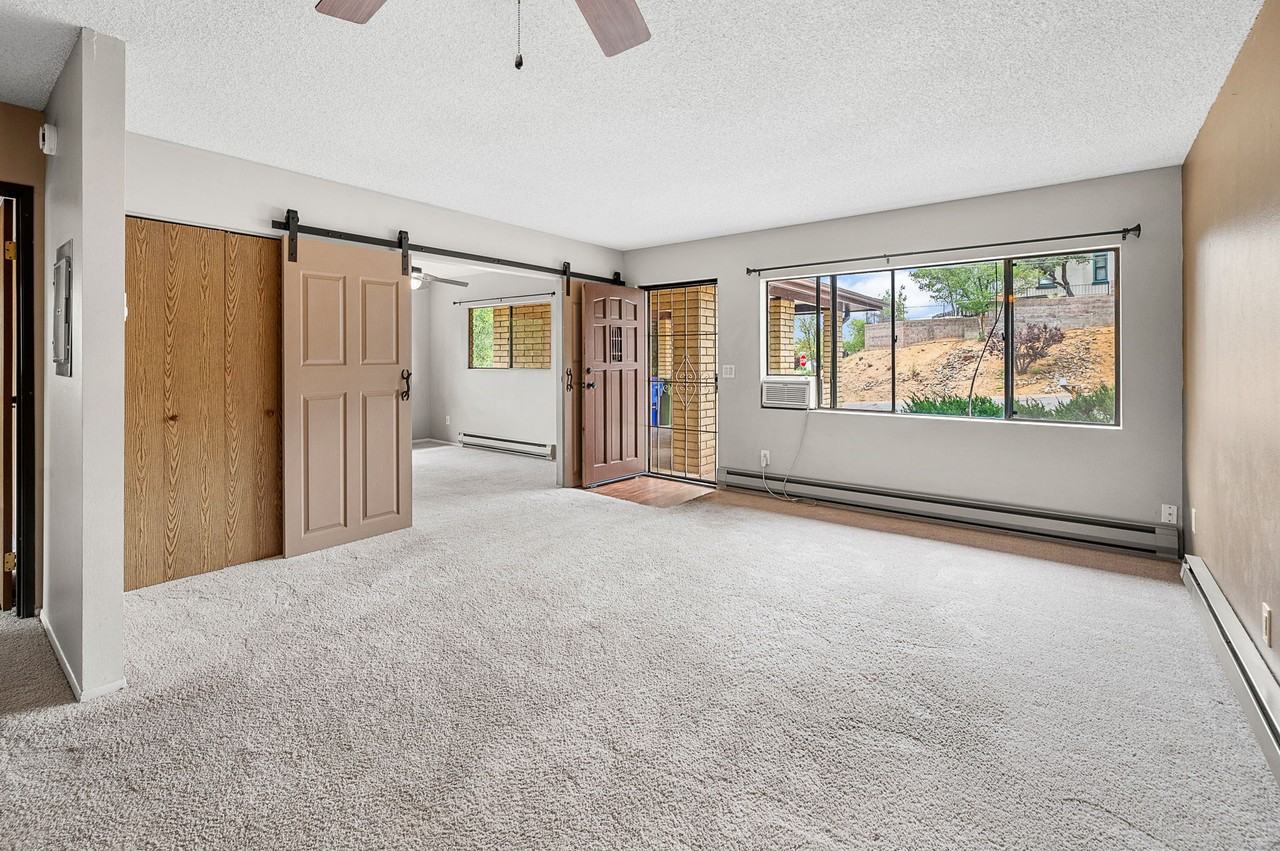 201 E Aubrey St #1 - Photo 4 of 16
