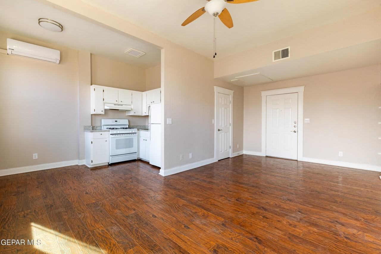 521 W Missouri Ave #12 - Photo 3 of 13