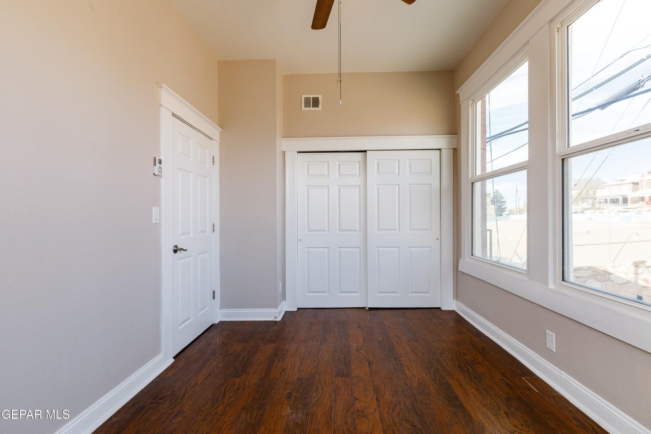 521 W Missouri Ave #12 - Photo 7 of 13