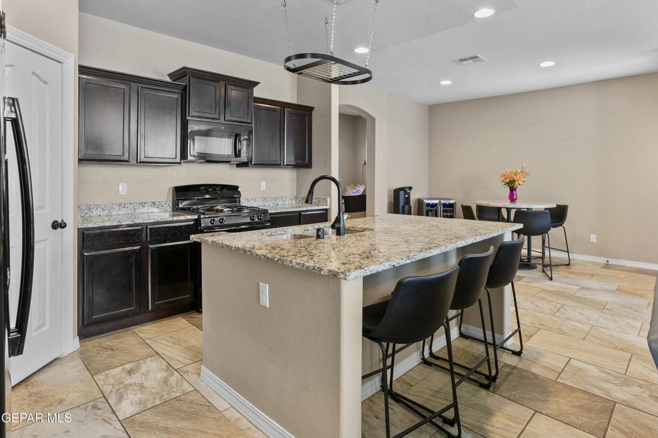 2057 Howard Jones Pl - Photo 4 of 17