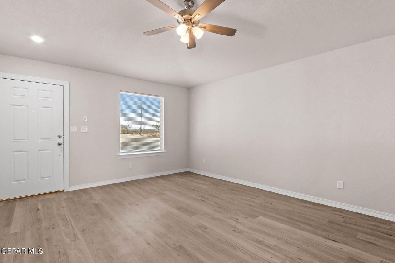 14541 Faxon Yucca Ave - Photo 6 of 22