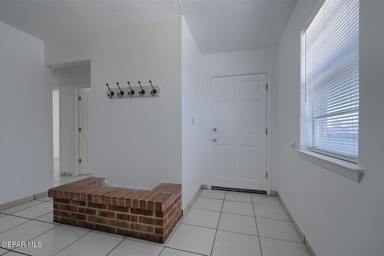 3536 E Glen Dr #B - Photo 3 of 25