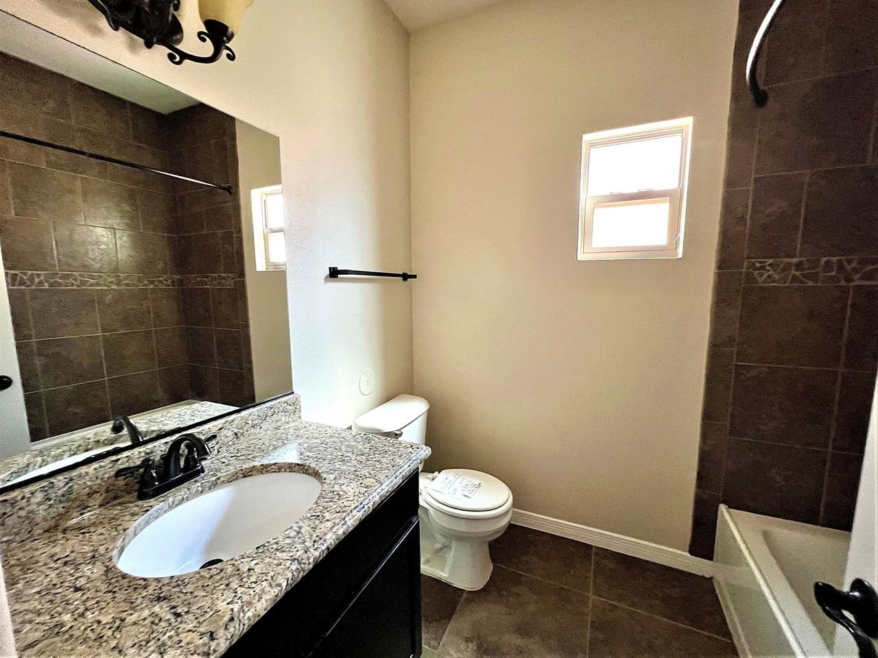 14529 Smokey Point Dr - Photo 6 of 24