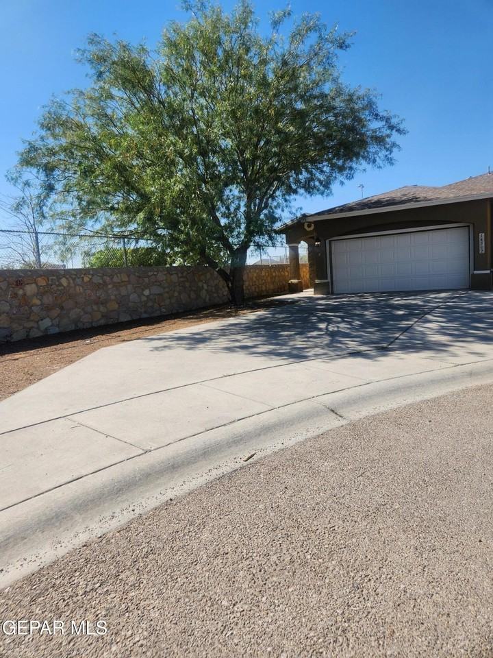 14312 Pancho Gonzalez Ct #A - Photo 2 of 21