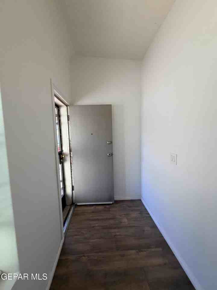 2221 Bassett Ave #A - Photo 3 of 13