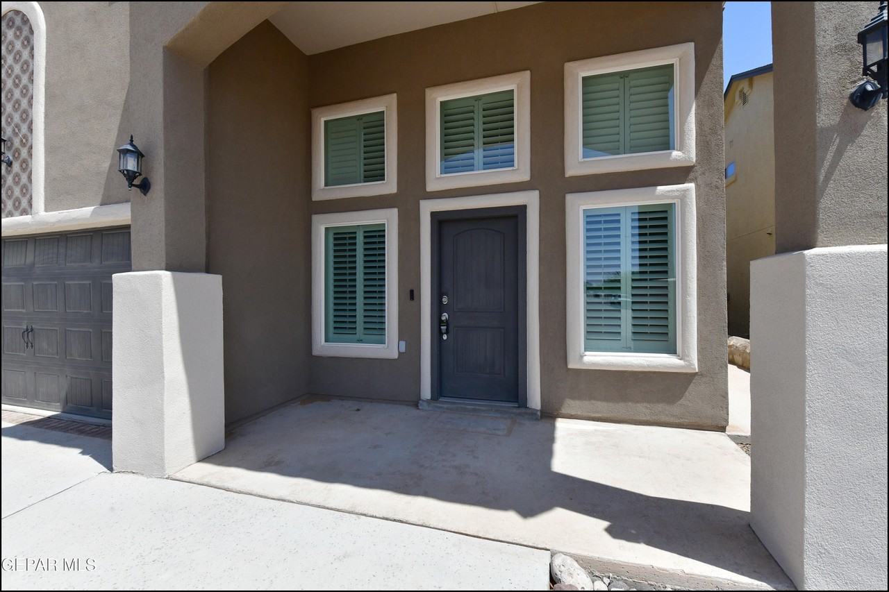 6933 Copper Town Dr - Photo 4 of 48