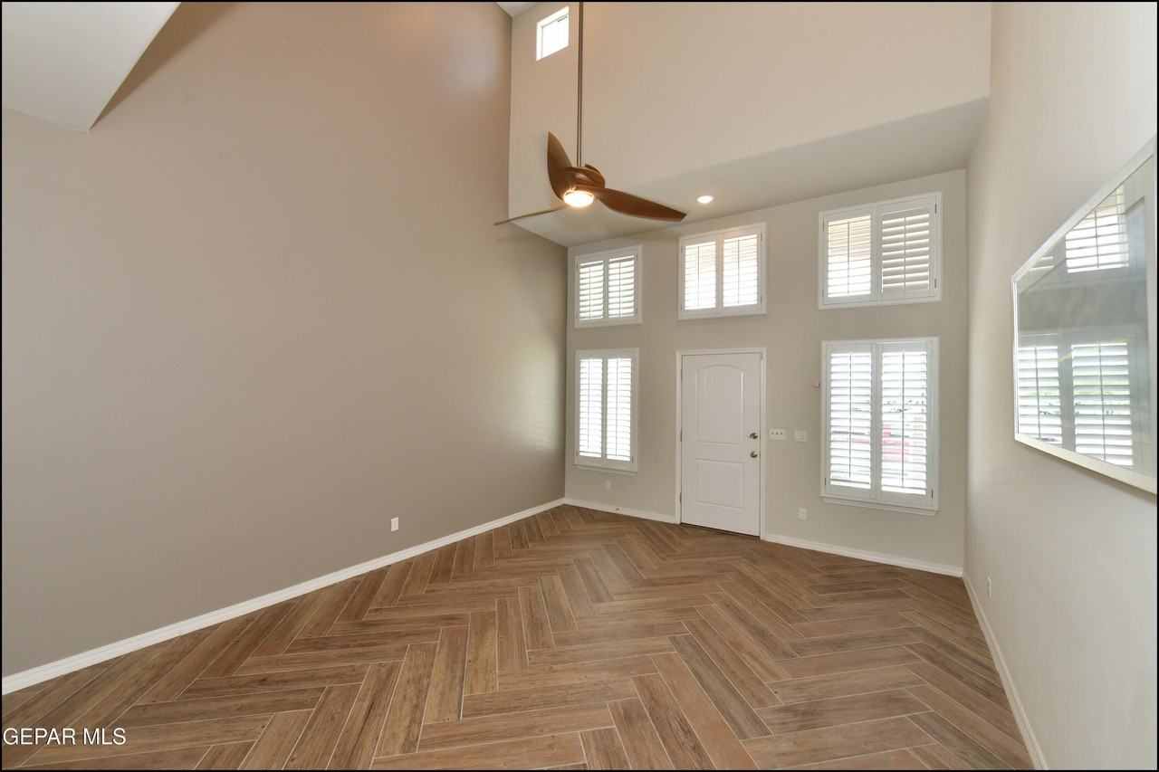6933 Copper Town Dr - Photo 7 of 48