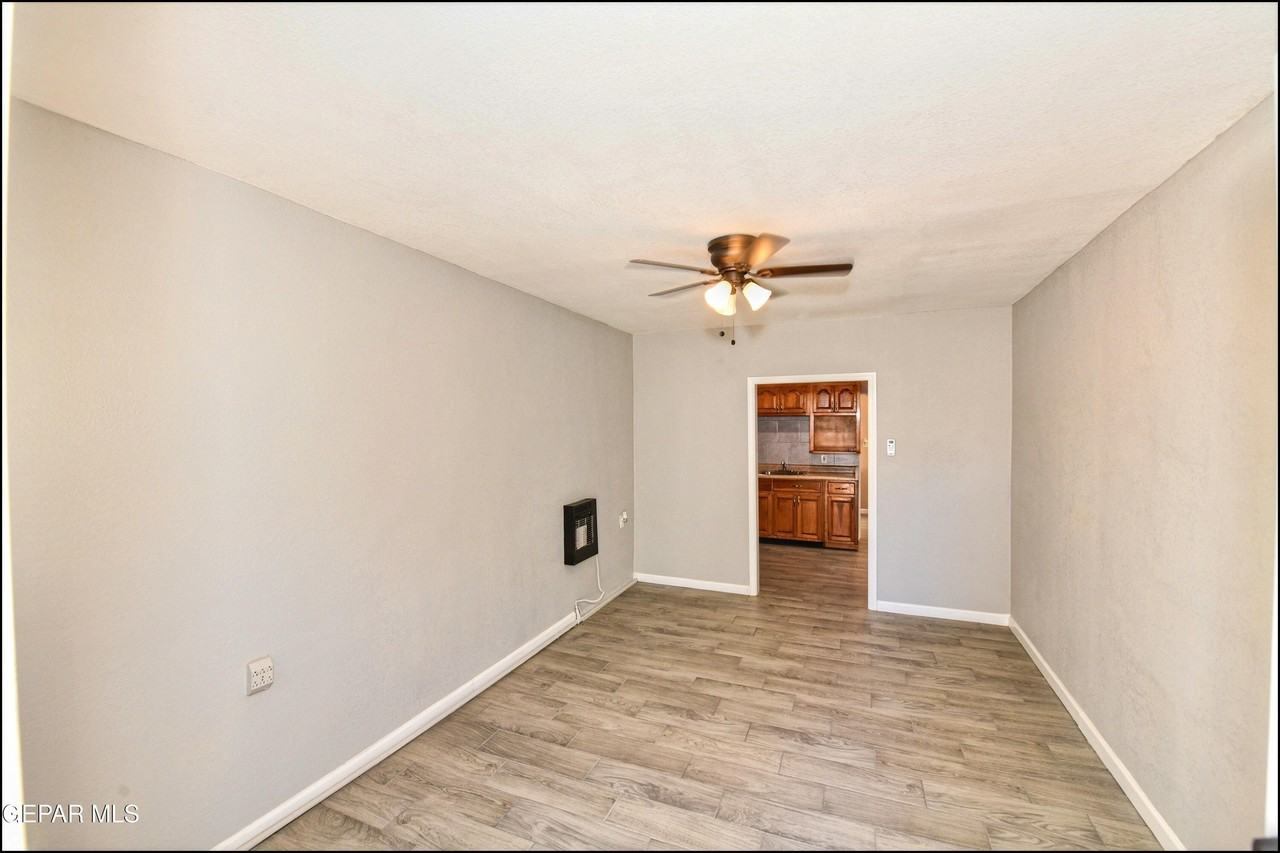 1212 N Laurel St #B - Photo 4 of 29