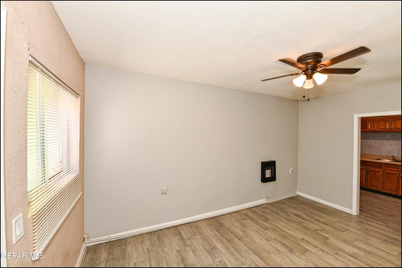 1212 N Laurel St #B - Photo 5 of 29
