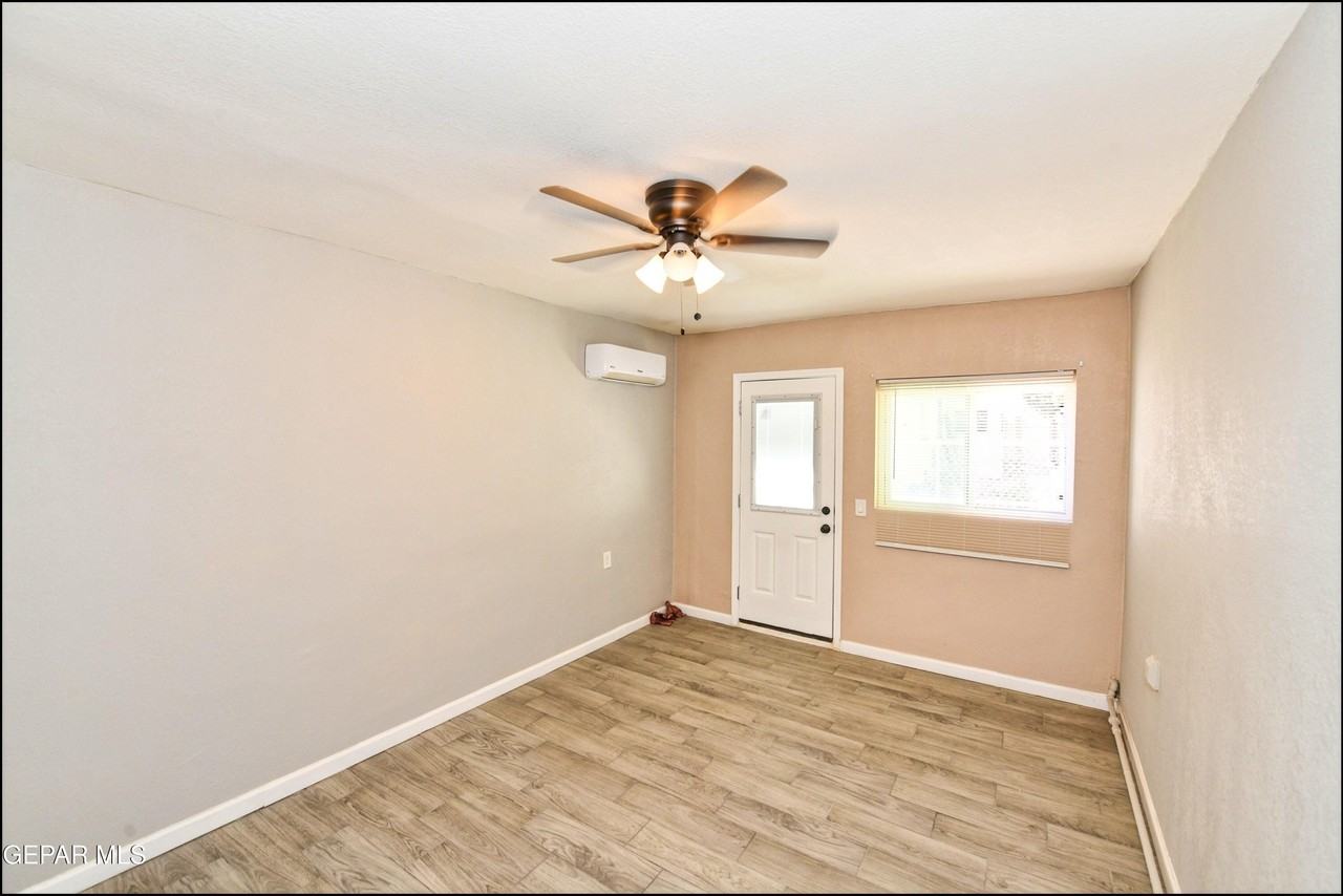 1212 N Laurel St #B - Photo 7 of 29