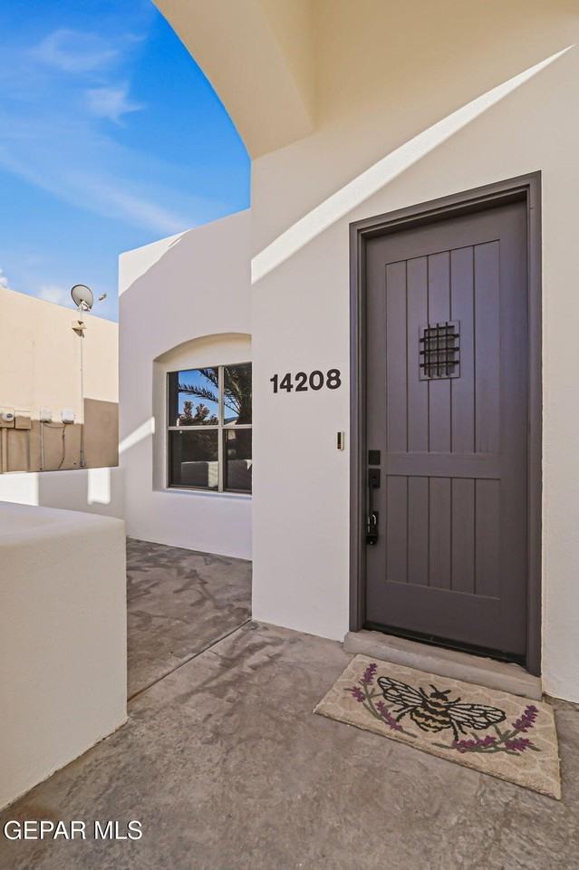 14208 Poets Rock Ln - Photo 4 of 36