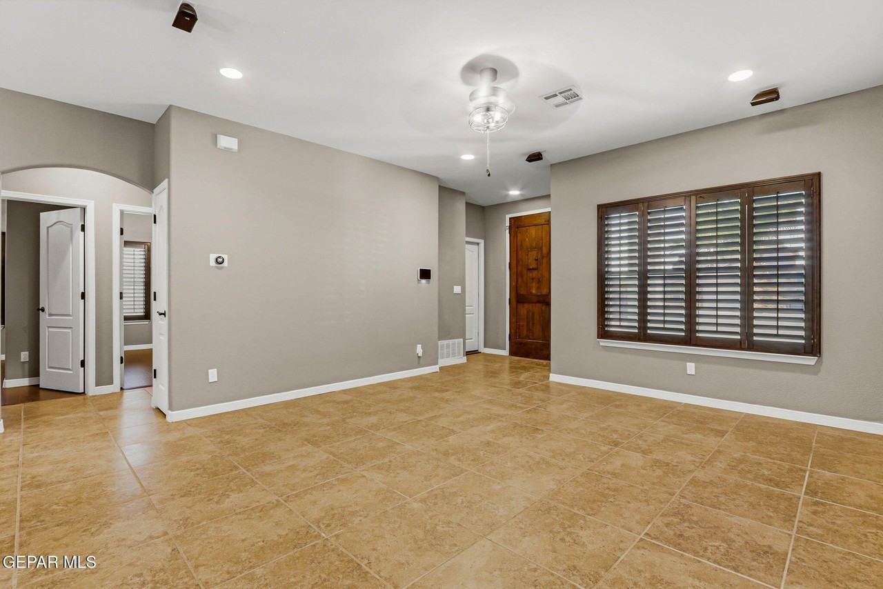 14208 Poets Rock Ln - Photo 6 of 36